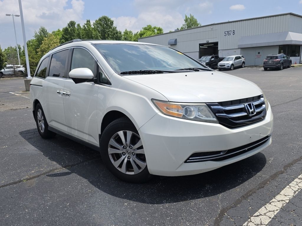 Used 2016  Honda SE image 3