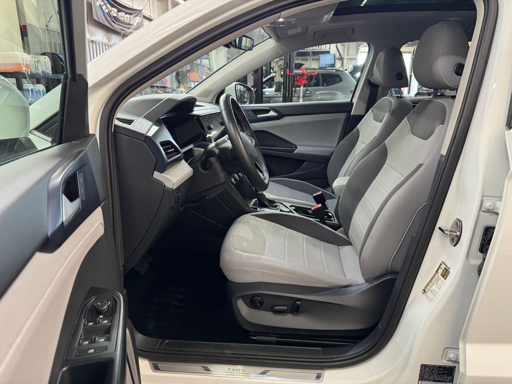 2024 Volkswagen Taos 1.5T SE