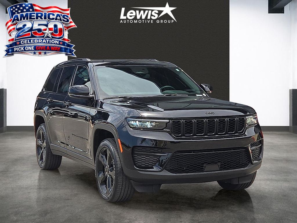 Used 2024 Jeep Grand Cherokee Altitude For Sale in Farmington, AR