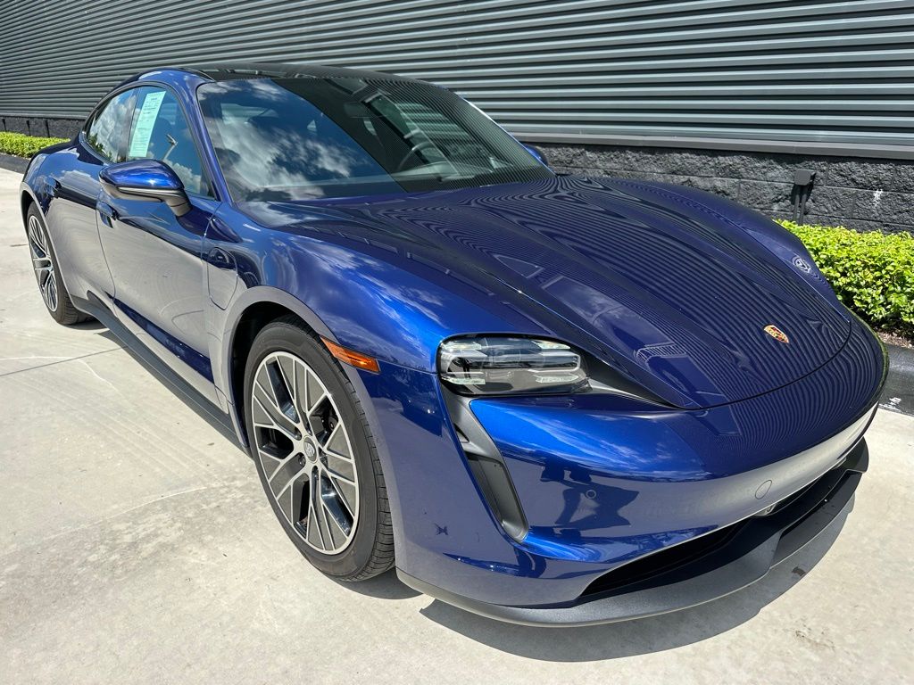 Thumbnail: 2022 Porsche Taycan - 11