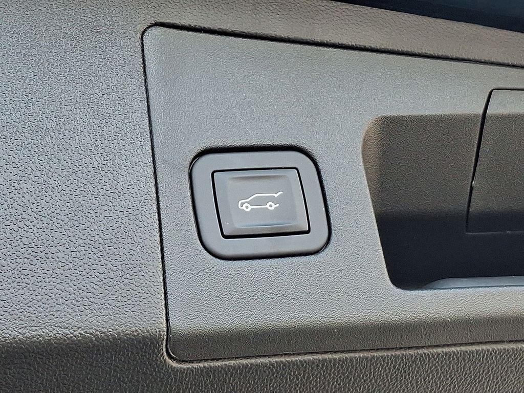 Thumbnail: 2025 Cadillac XT5 - 31