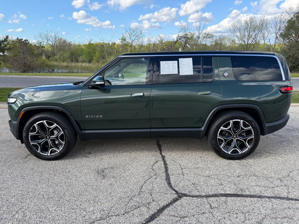 Rivian R1S