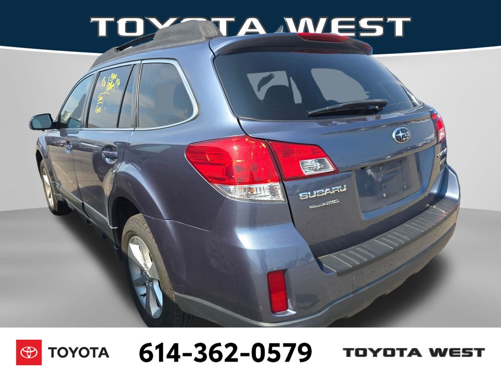 Used 2014  Subaru 2.5i image 4