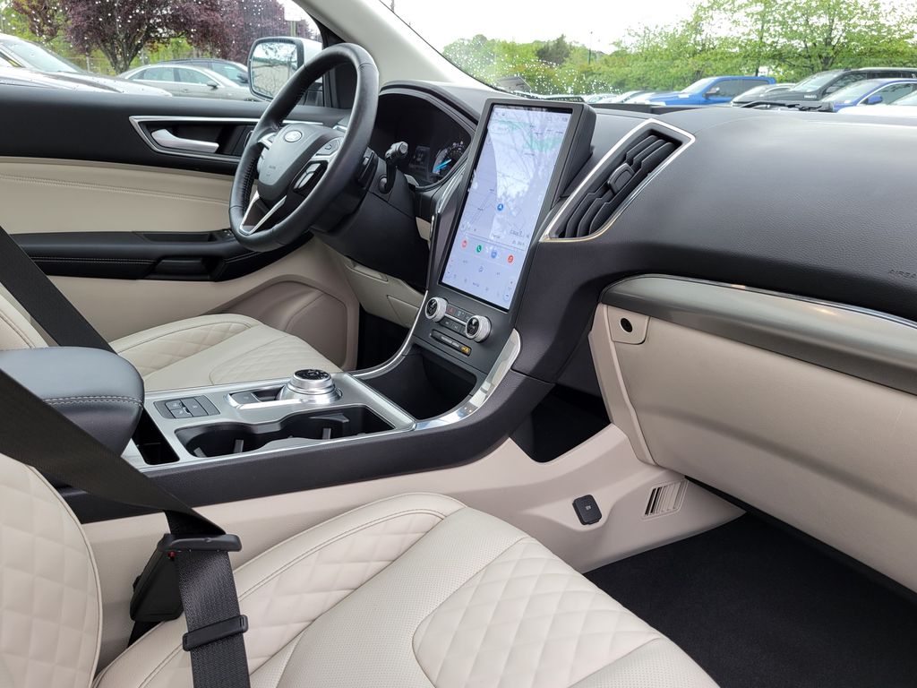 Thumbnail: 2024 Ford Edge - 15