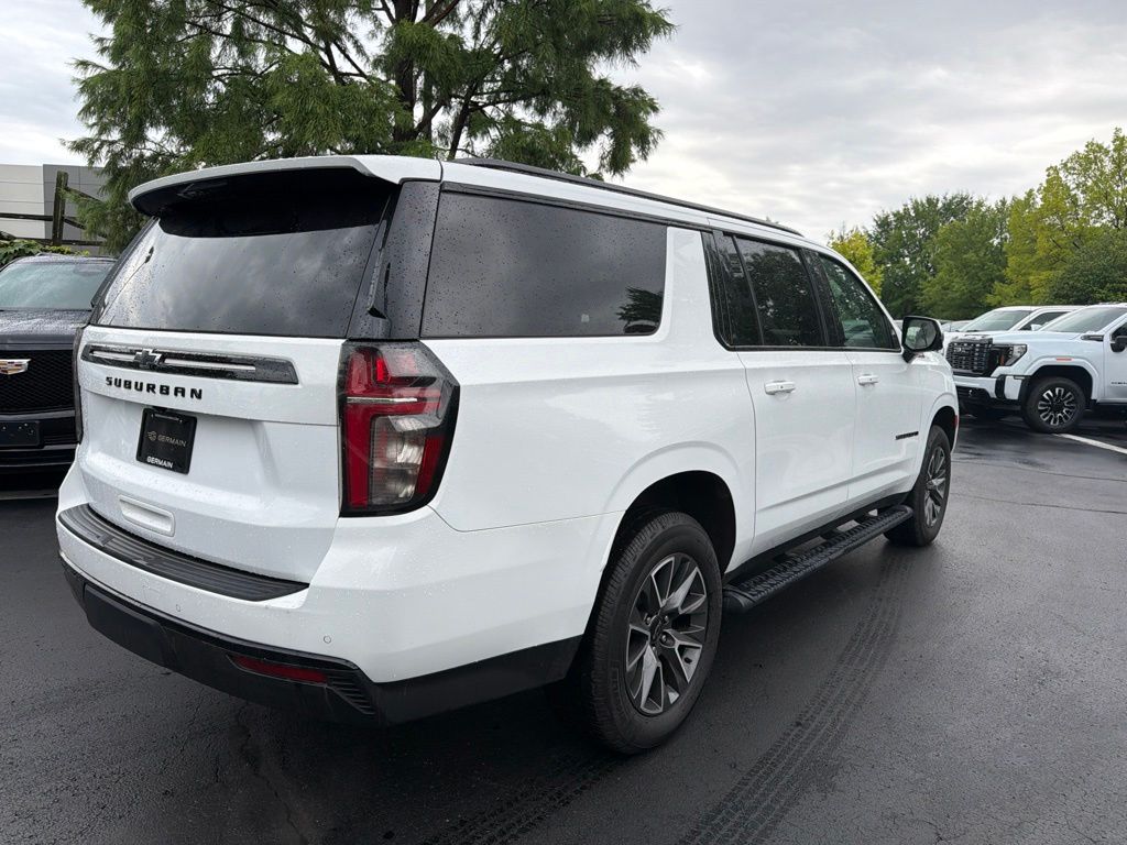 Used 2024 White Chevrolet Z71 image 5