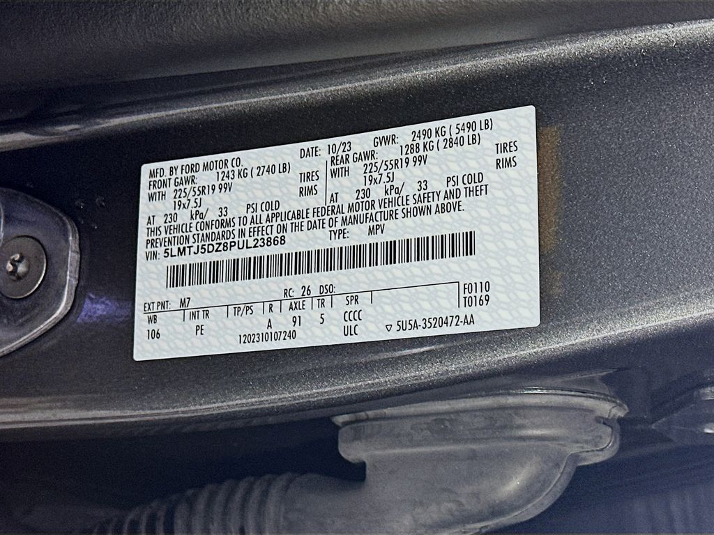 Used 2023 Gray Lincoln Grand Touring image 36