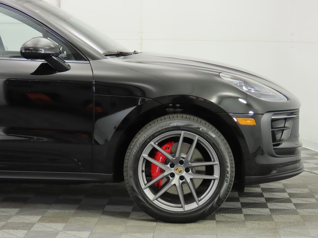 Thumbnail: 2025 Porsche Macan - 11