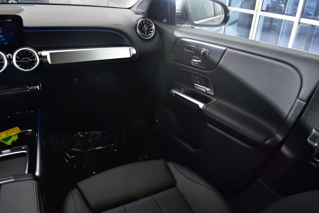 Thumbnail: 2025 Mercedes-Benz GLB - 27