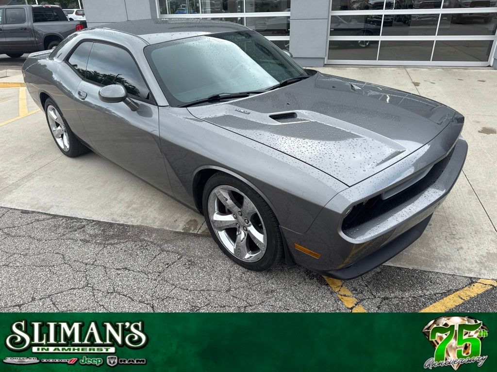 Mineral Gray Metallic Clearcoat 2012 Dodge Challenger Coupe Rear-Wheel Drive 6-Speed Manual