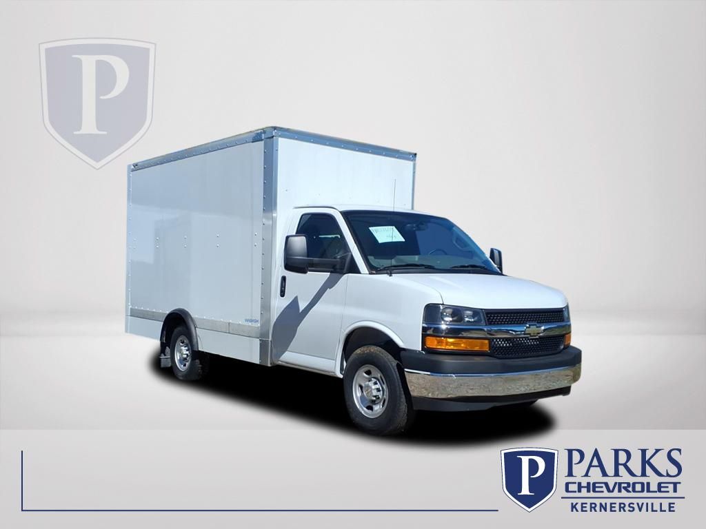 2024 Chevrolet Express Chassis 3500 Cutaway 139