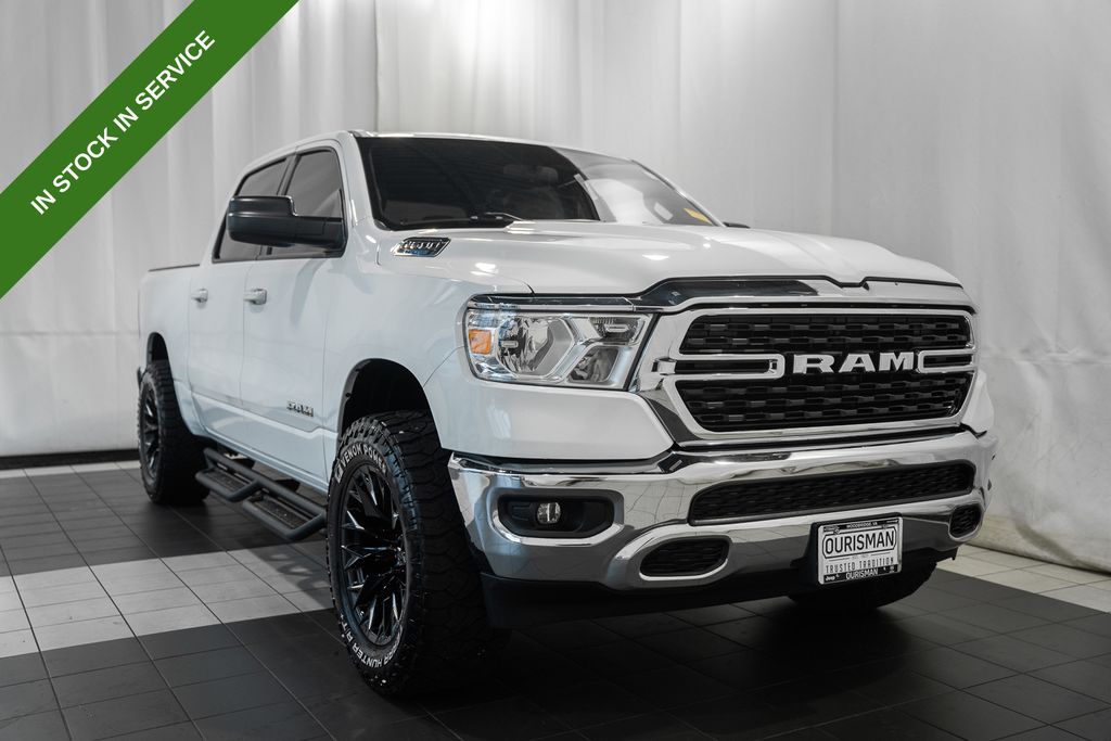 Bright White Clearcoat 2022 RAM 1500 Big Horn Crew Cab 4WD Pickup Truck Four-Wheel Drive 8-Speed Automatic