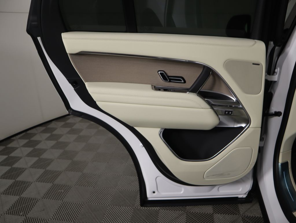 Thumbnail: 2025 Land Rover Range Rover - 26