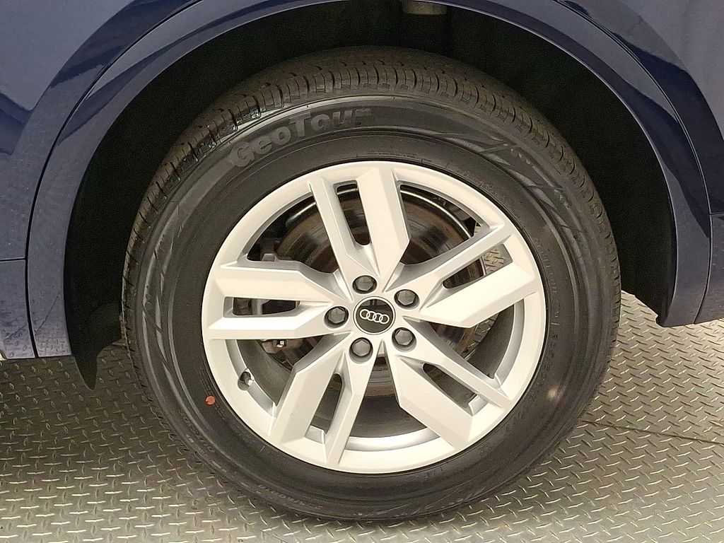 Thumbnail: 2022 Audi Q5 - 7