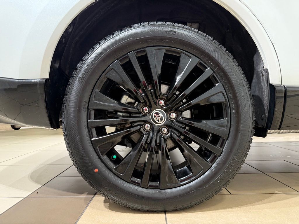 Thumbnail: 2024 Toyota Venza - 9