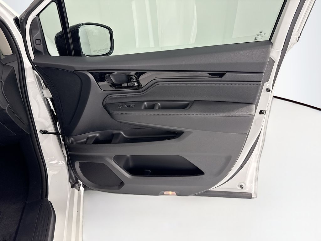 Thumbnail: 2026 Honda Odyssey - 27