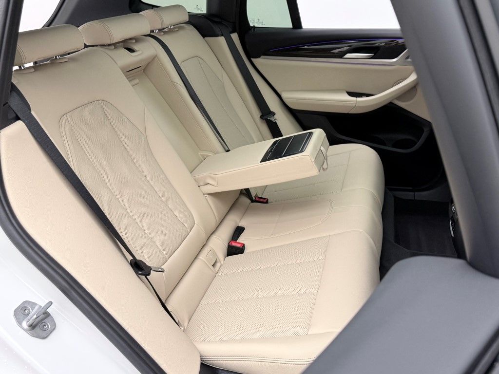 Thumbnail: 2024 BMW X3 - 23