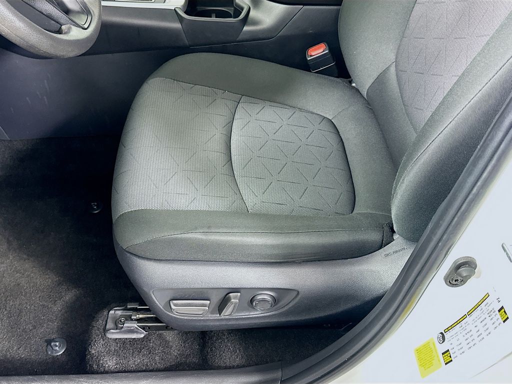 Thumbnail: 2024 Toyota RAV4 - 20