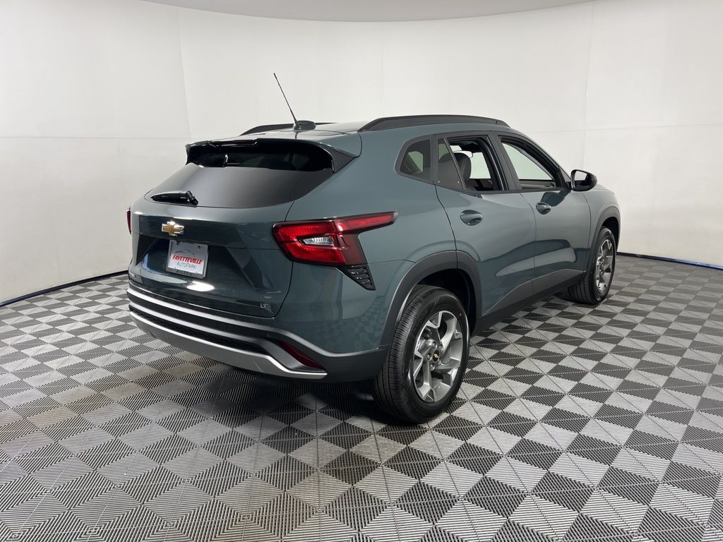 Thumbnail: 2025 Chevrolet Trax - 5