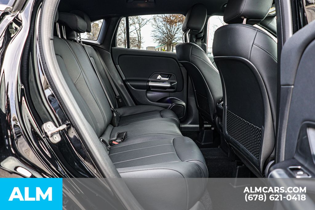 Used 2025 Black Mercedes-Benz GLA 250 image 23