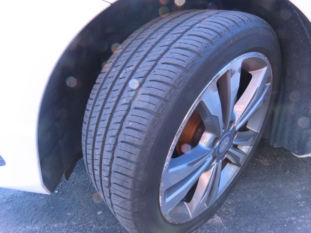 Thumbnail: 2014 Mercedes-Benz E-Class - 14