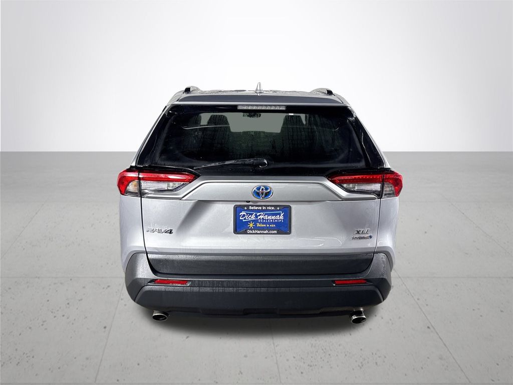 2022 Toyota RAV4 Hybrid XLE