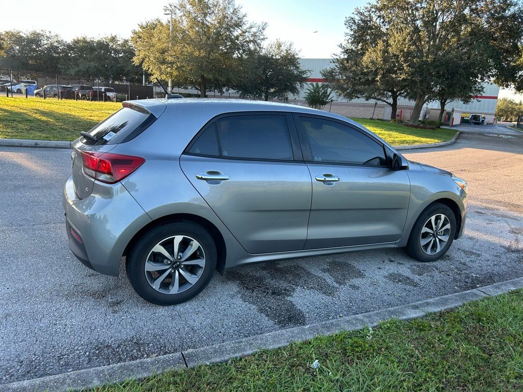 Thumbnail: 2021 Kia Rio - 5