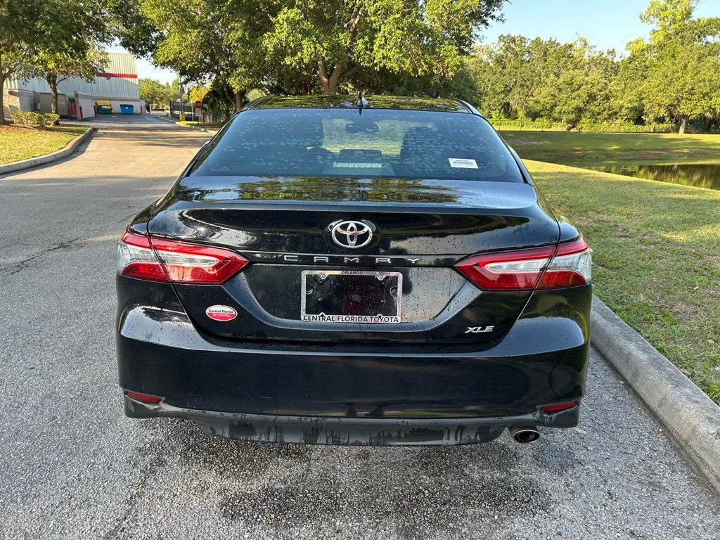 2020 Toyota Camry XLE 4
