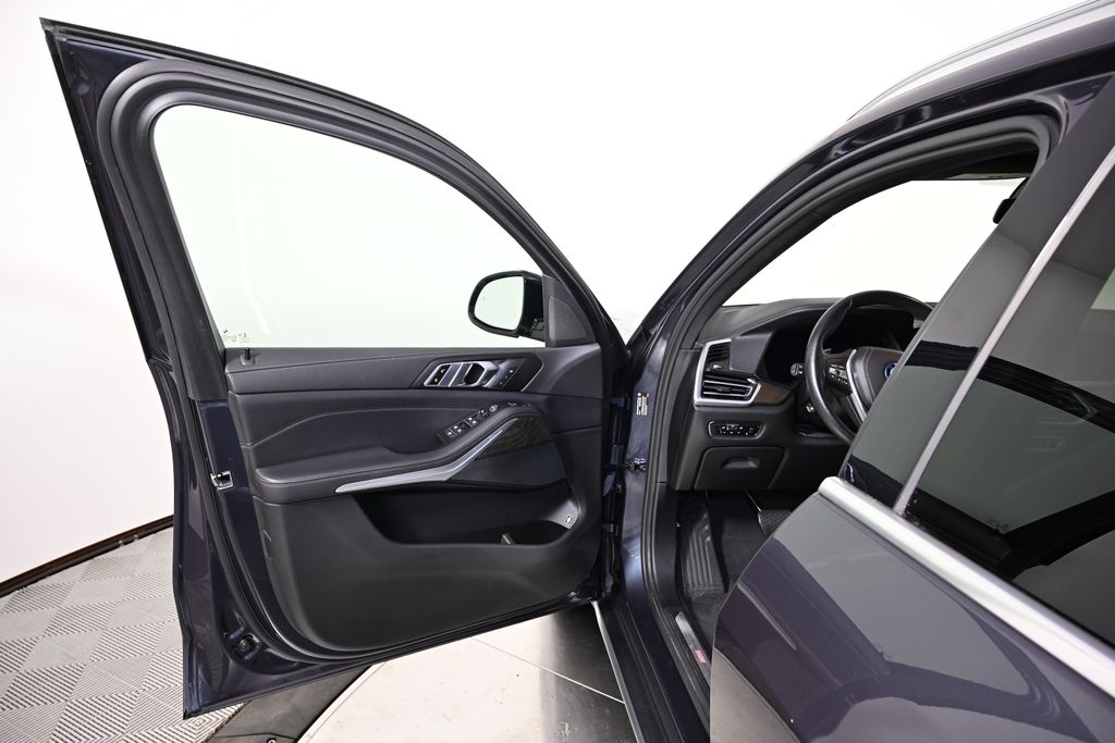 Thumbnail: 2022 BMW X5 - 21