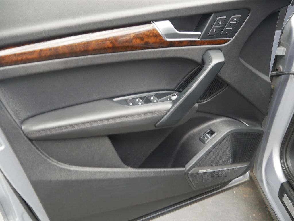 Thumbnail: 2018 Audi Q5 - 18