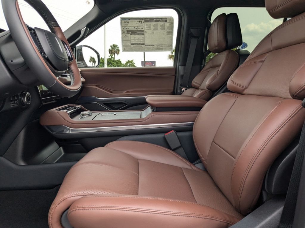 2025 Lincoln Navigator L Reserve