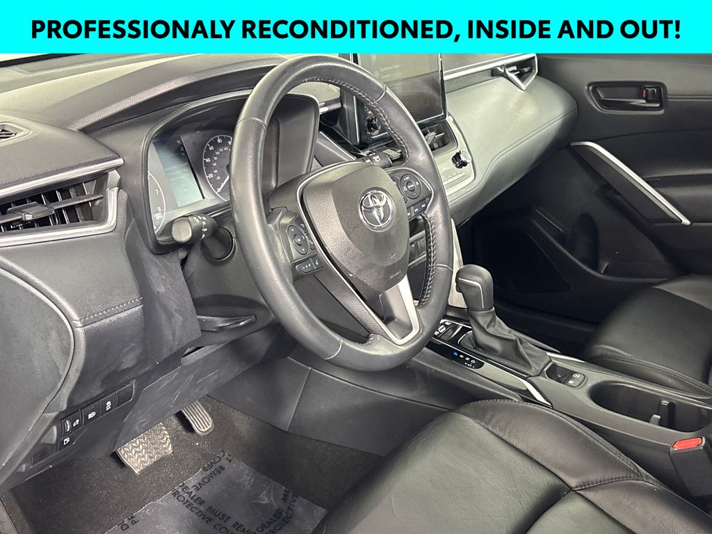 View vehicle photo 7