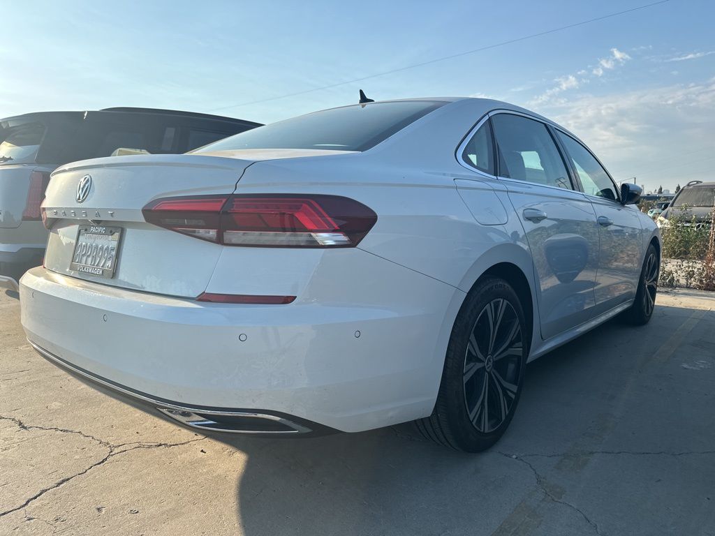 2020 Volkswagen Passat 2.0T SEL 2