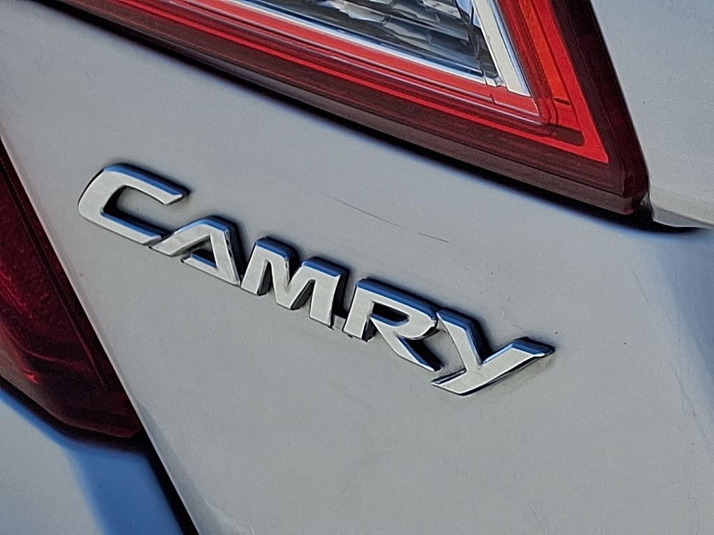 Thumbnail: 2013 Toyota Camry - 31