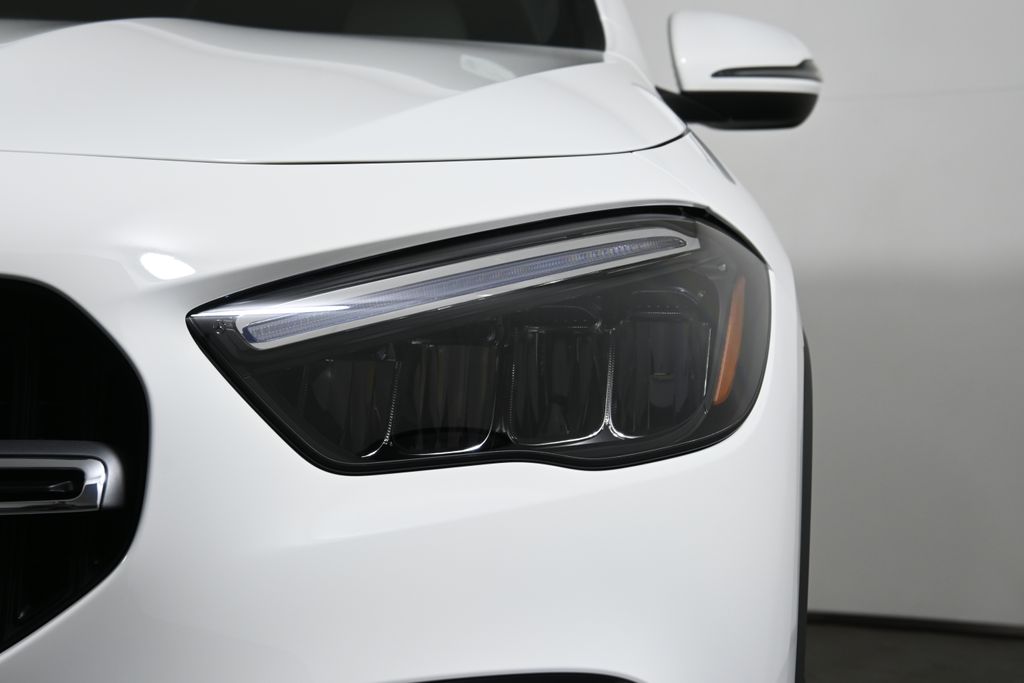 2025 Mercedes-Benz GLA 250 4MATIC 10