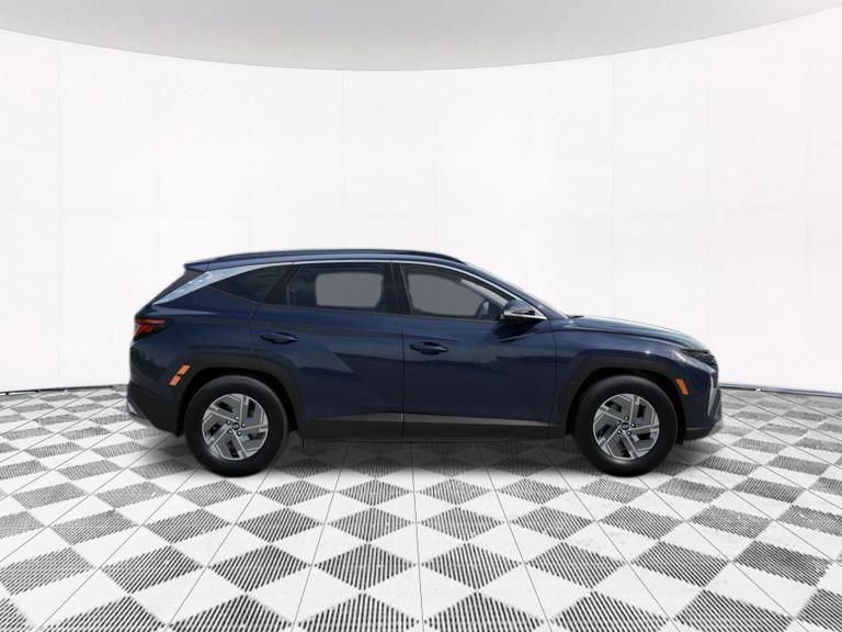 2025 Hyundai Tucson Hybrid Blue 7