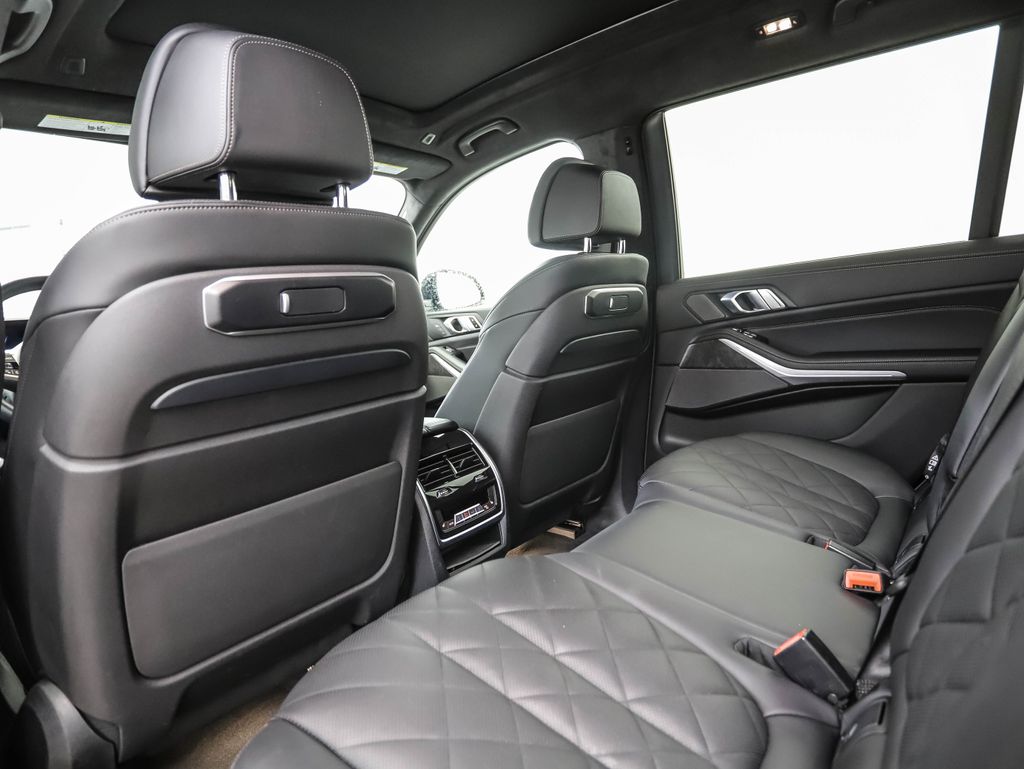 Thumbnail: 2023 BMW X7 - 19