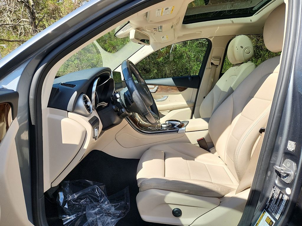 Thumbnail: 2016 Mercedes-Benz GLC - 13