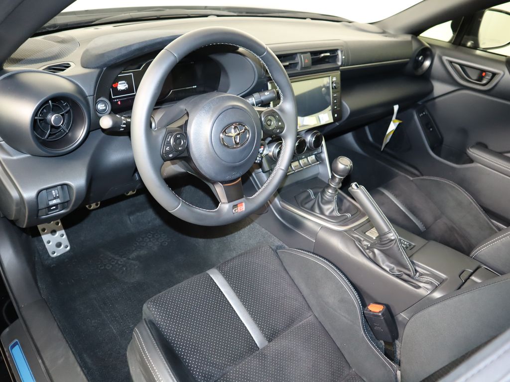Thumbnail: 2024 Toyota GR86 - 10