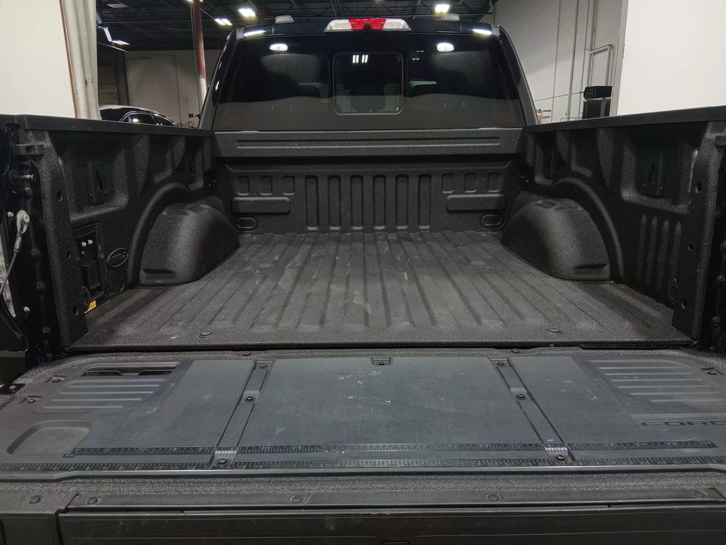 2023 Ford F-150 Lightning LARIAT