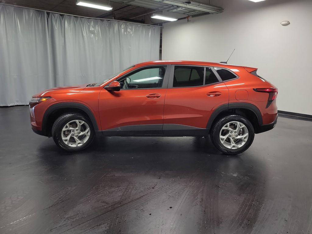 View vehicle photo 5