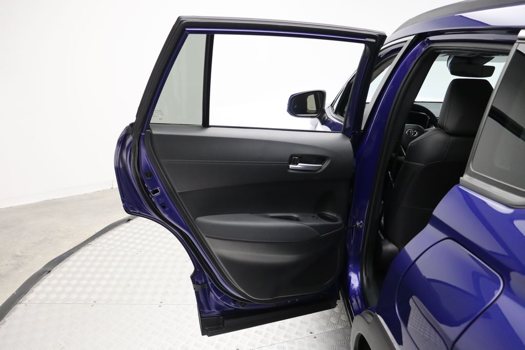 2024 Toyota Corolla Cross XLE 21