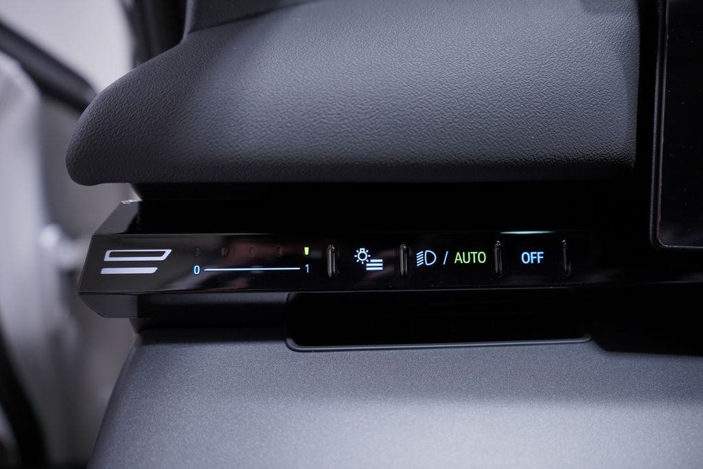 Thumbnail: 2025 BMW 5 Series - 18