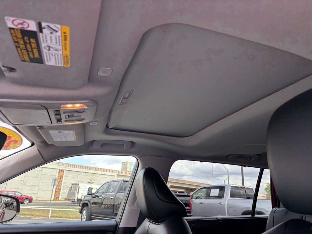 Used Car 2024 Toyota Highlander  Xle For Sale Under $50,000 In Austin, Texas