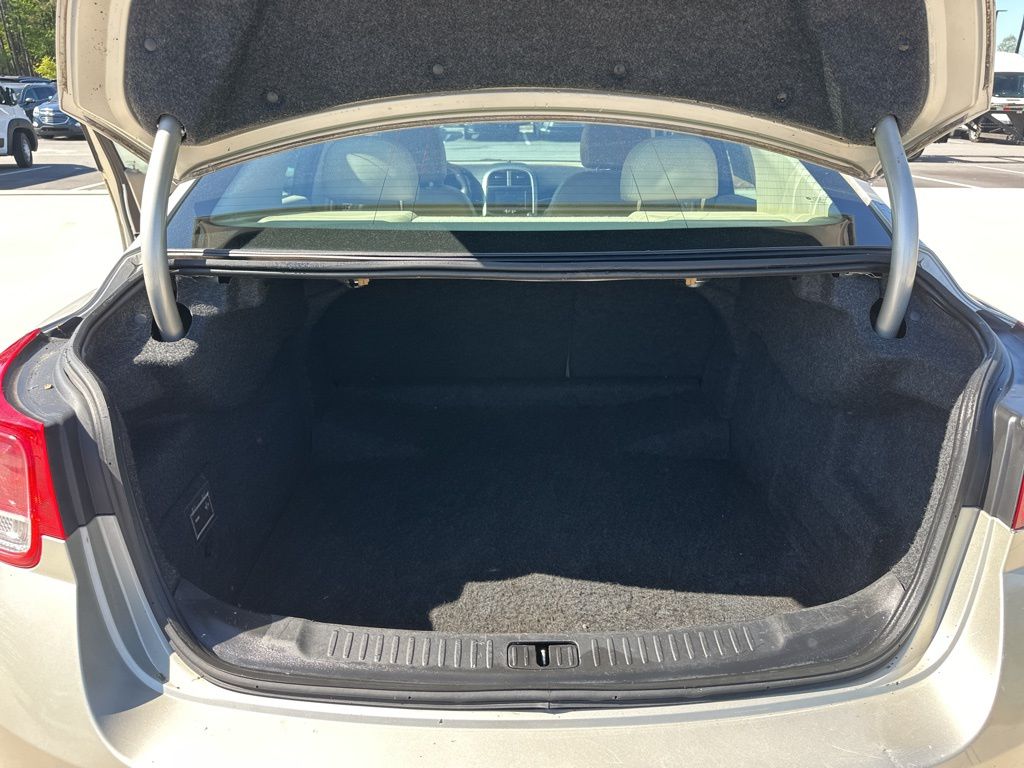 2014 Champagne Silver Metallic Chevrolet Malibu LT FWD Sedan