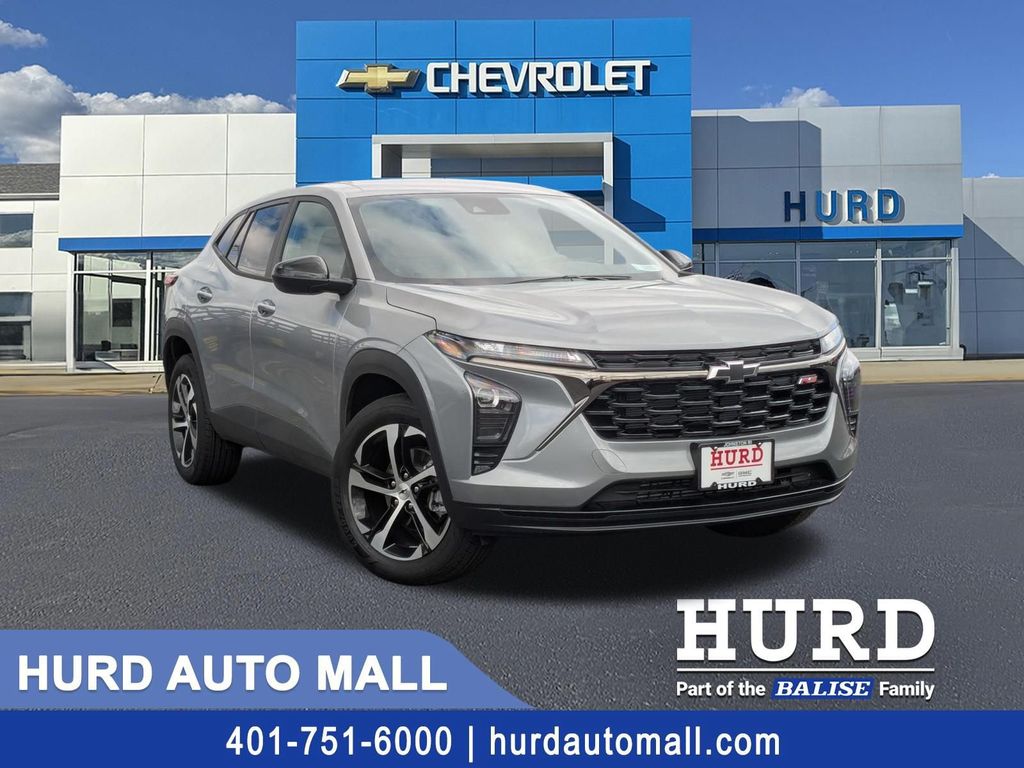 Sterling Gray Metallic 2026 Chevrolet Trax RS with 1RS FWD SUV / Crossover Front-Wheel Drive Automatic