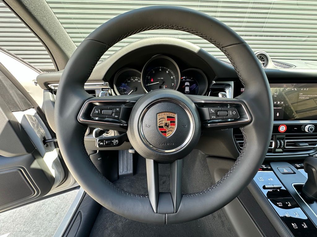 Thumbnail: 2026 Porsche Macan - 18