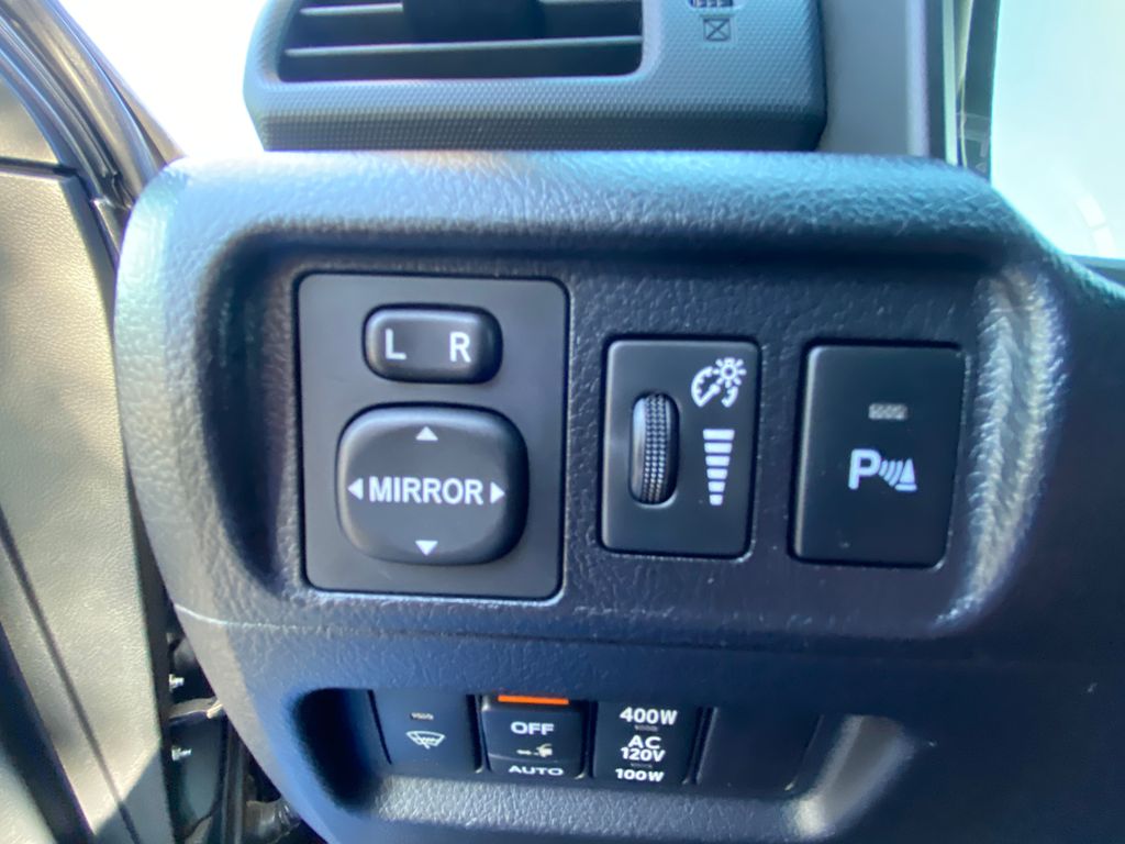 2016 Toyota 4Runner Limited 10