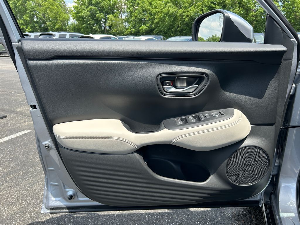 Thumbnail: 2027 Honda HR-V - 18