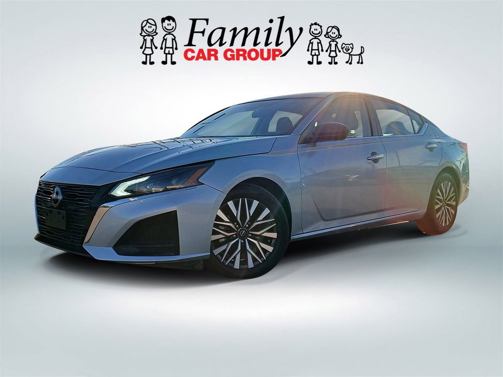 2024 Nissan Altima 2.5 SV FWD