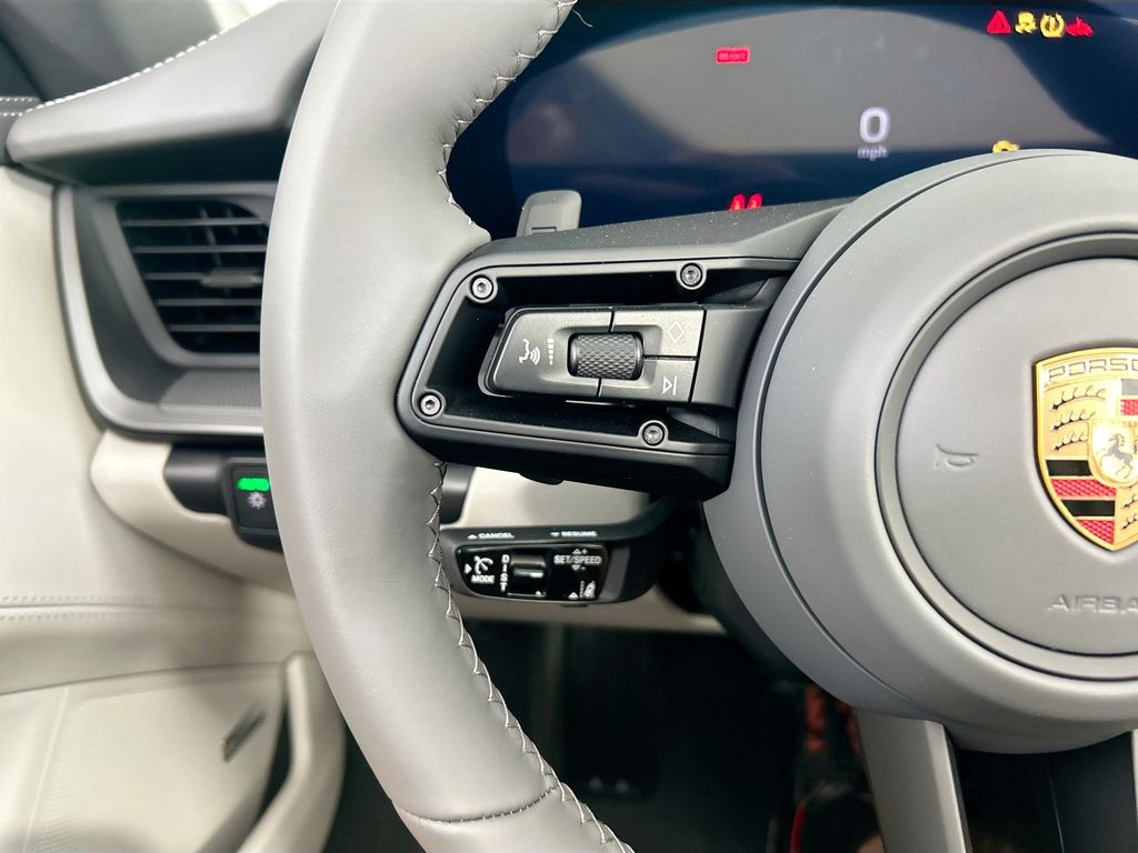 Thumbnail: 2026 Porsche 911 - 13